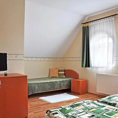 Napsugar Vendeghaz Lägenhetshotell Tihany