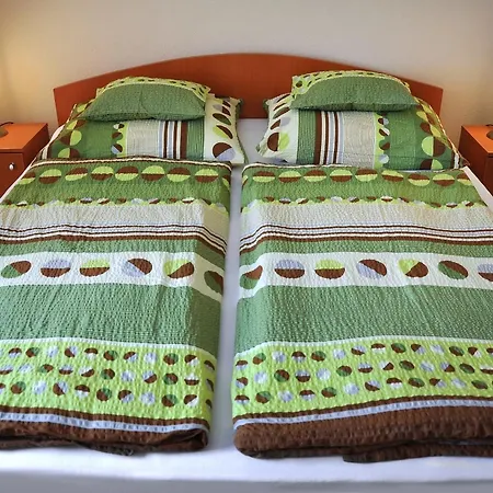 Lägenhetshotell Napsugar Vendeghaz