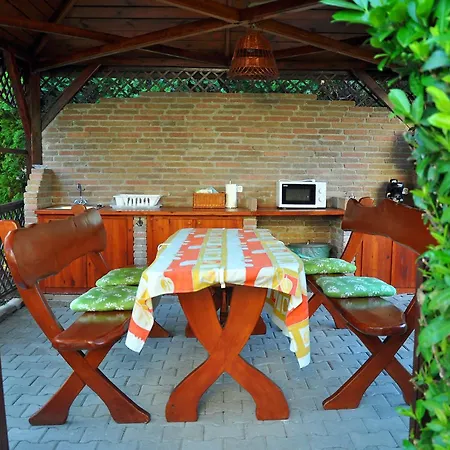 Apartmanhotel Napsugar Vendeghaz Tihany