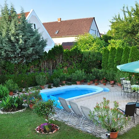 Apartmanhotel Napsugar Vendeghaz Tihany