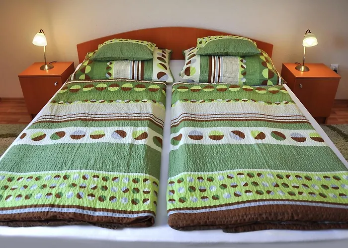 Aparthotel Napsugar Vendeghaz